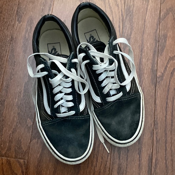 Vans Shoes - Vans Old School